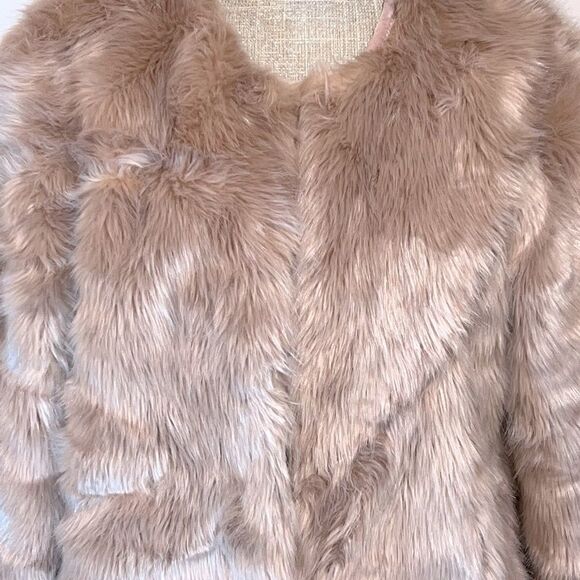 New Carolina Belle Montreal Faux Fur Champagne Rose Jacket VERY TRENDY!  SIZE L - Picture 3 of 8